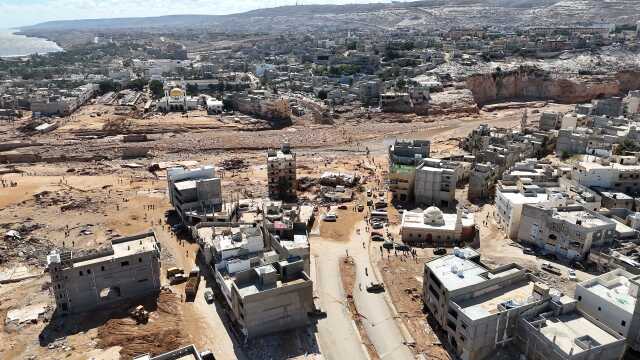 Libya'yı vuran sel felaketinden yeni görüntüler! Azgın sular şehri 25 saniye içinde yutuyor Libya'yı vuran sel felaketinden yeni görüntüler! Azgın sular şehri 25 saniye içinde yutuyor