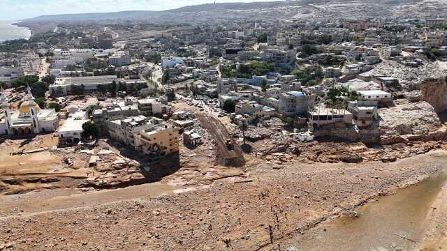 Libya'yı vuran sel felaketinden yeni görüntüler! Azgın sular şehri 25 saniye içinde yutuyor Libya'yı vuran sel felaketinden yeni görüntüler! Azgın sular şehri 25 saniye içinde yutuyor