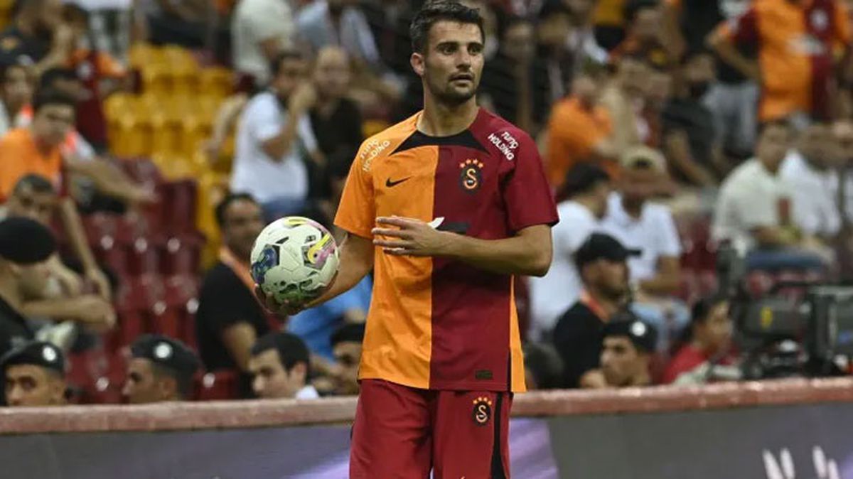 Okan Buruk biletini kesti! Galatasaray, Leo Dubois'i 1 yıllığına Başakşehir'e kiraladı
