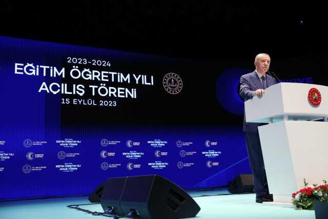 Son Dakika: Cumhurbaşkanı Erdoğan'dan ücretli öğretmen ve yüksek lisans öğrencilerine çifte müjde: Ek ders ücretleri ve burslar artıyor Son Dakika: Cumhurbaşkanı Erdoğan'dan ücretli öğretmen ve yüksek lisans öğrencilerine çifte müjde: Ek ders ücretleri ve burslar artıyor