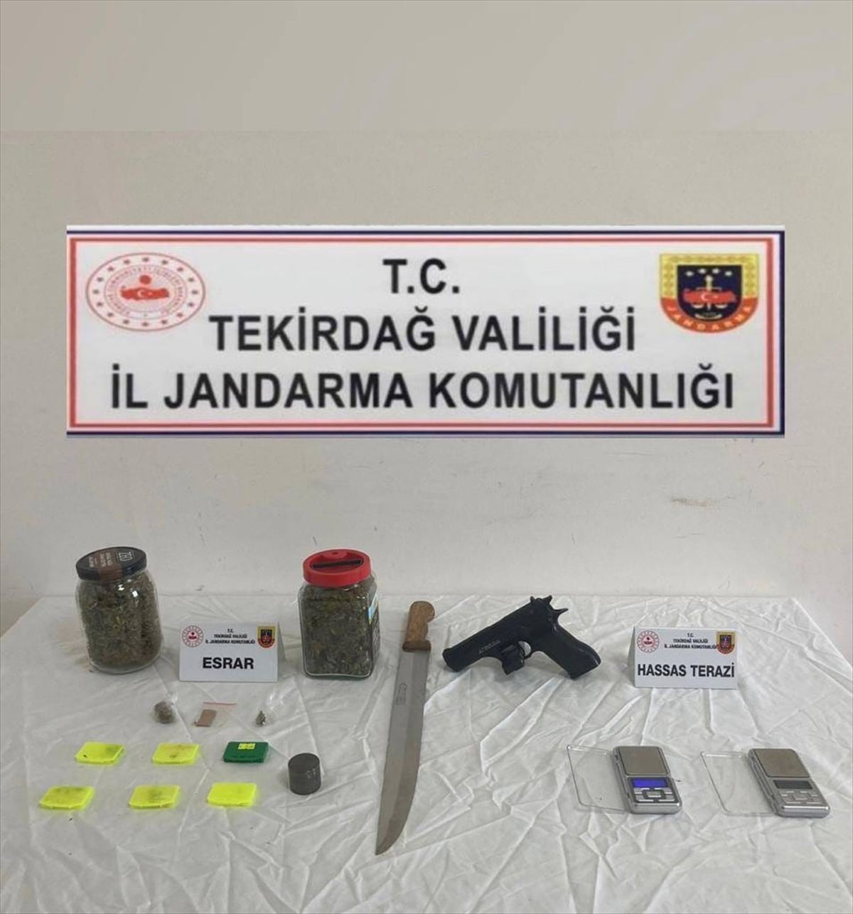 Tekirdağ'da Uyuşturucu Ticareti Yapan 5 Zanlı Gözaltına Alındı