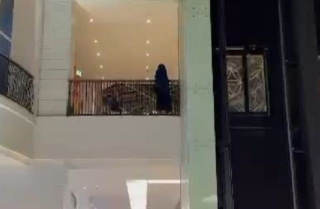 19 yaşındaki genç kız, alışveriş merkezinde canına kıydı! O anlar kamerada 19 yaşındaki genç kız, alışveriş merkezinde canına kıydı! O anlar kamerada