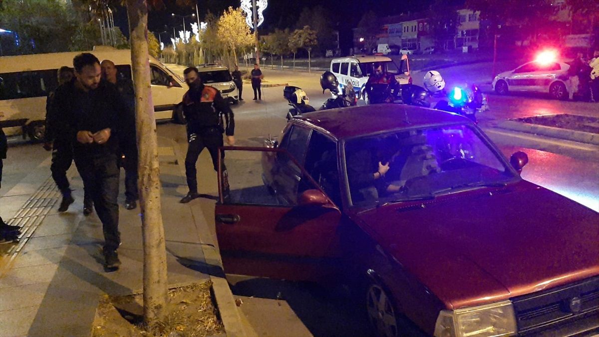 Çorum'da polisin 'Dur' ihtarına uymayan araçtan sentetik madde çıktı
