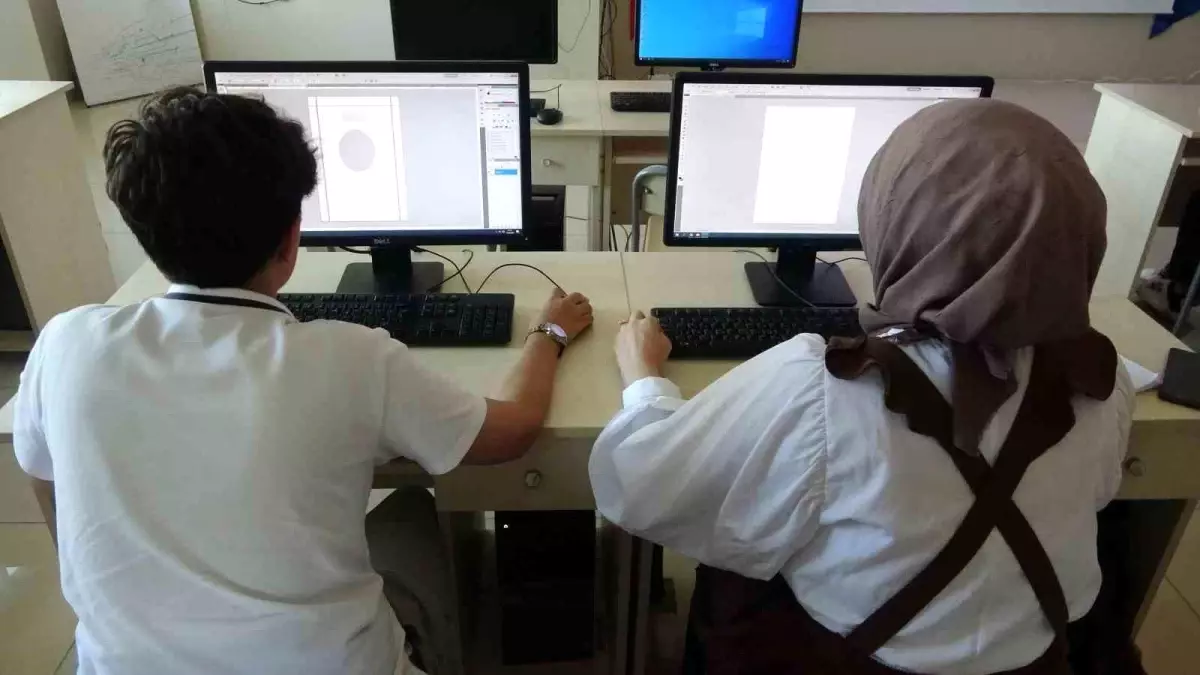 Bingöl'de Dezavantajlı Kadın ve Gençlere Bilgisayar Destekli Reklam Tasarım Kursu