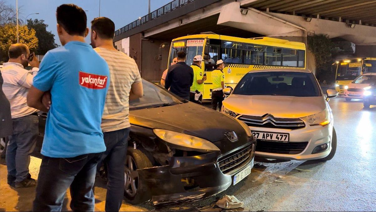Gaziantep'te aynı kavşakta iki kaza: 5 yaralı