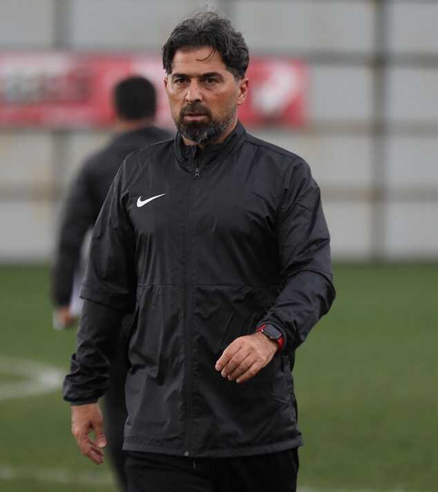 Ne olduysa son anlarda oldu! Konyaspor, eski hocasının takımına 3 dakikada boyun eğdi