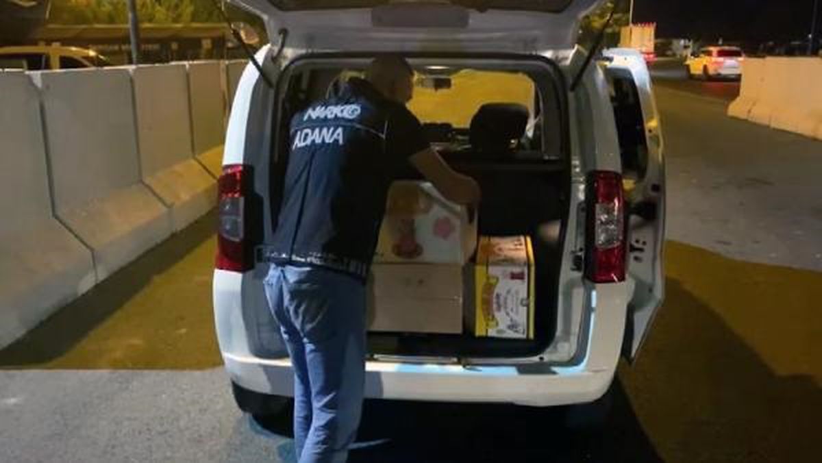 Adana'da Hafif Ticari Araçta 25 Kilo 700 Gram Esrar Ele Geçirildi