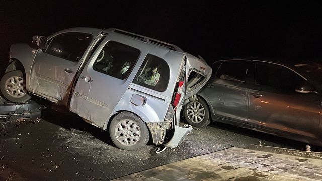 Anadolu Otoyolu'nda zincirleme trafik kazasında 6 kişi yaralandı