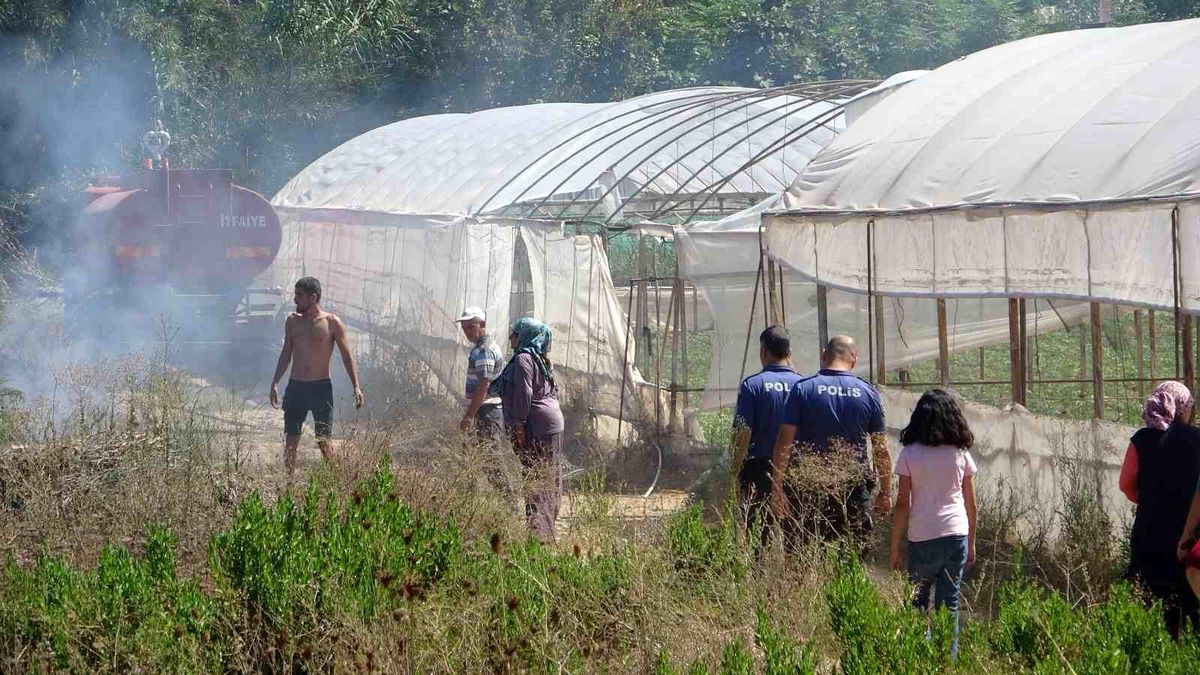 Antalya'da çalılık alanda çıkan yangın kontrol altına alındı