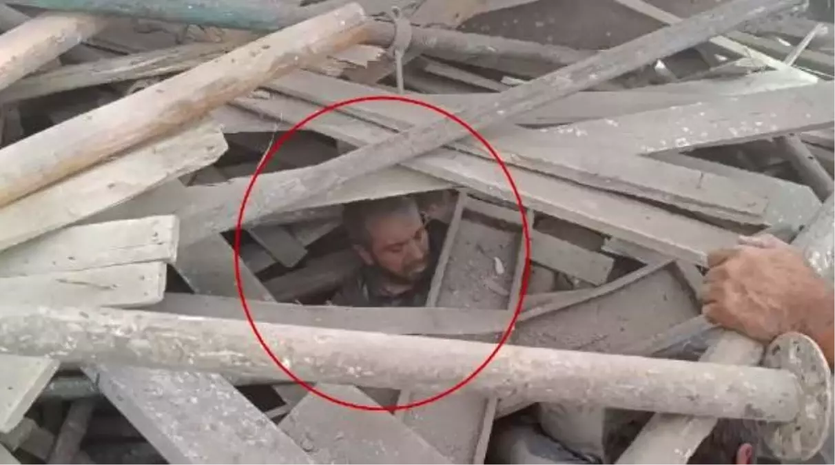 Batman'da cami inşaatında iskele çöktü, 4 işçi yaralandı