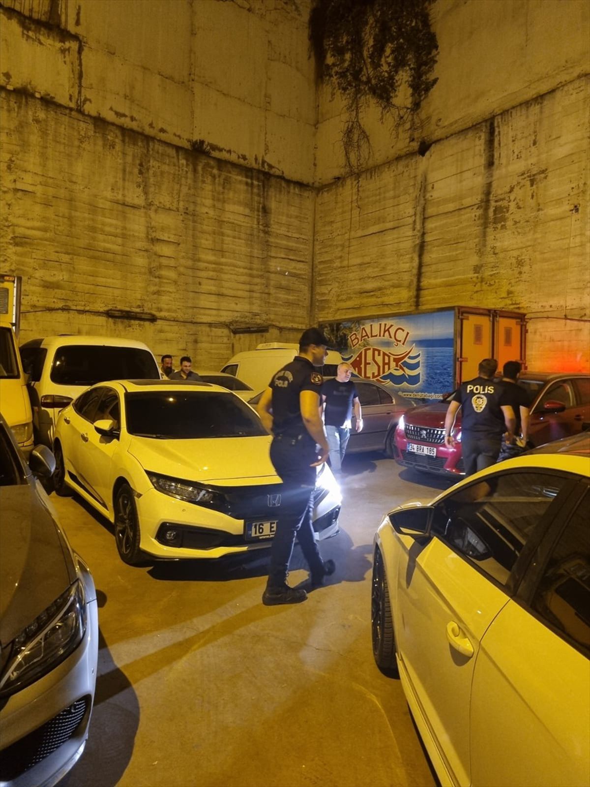 Bursa'da yapılan uygulamalarda 4 aranan şahıs yakalandı
