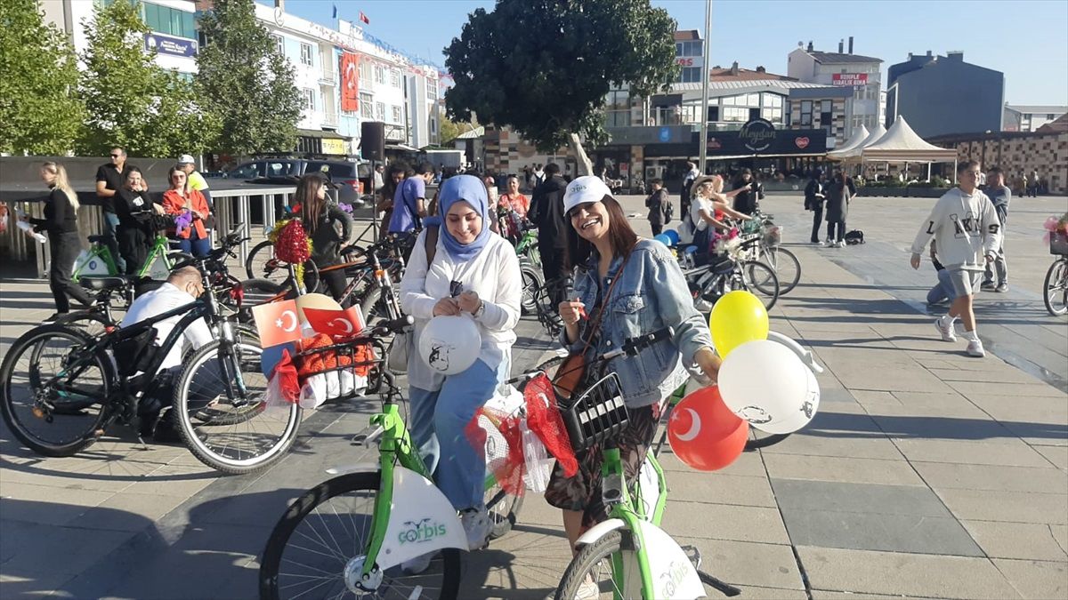Burdur'da Süslü Kadınlar Bisiklet Turu düzenlendi