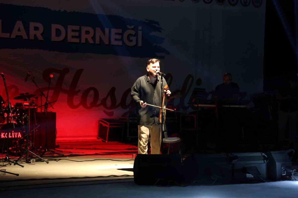 Darıca'da Gençlik Şöleni Trabzon Rüzgarı Estirdi