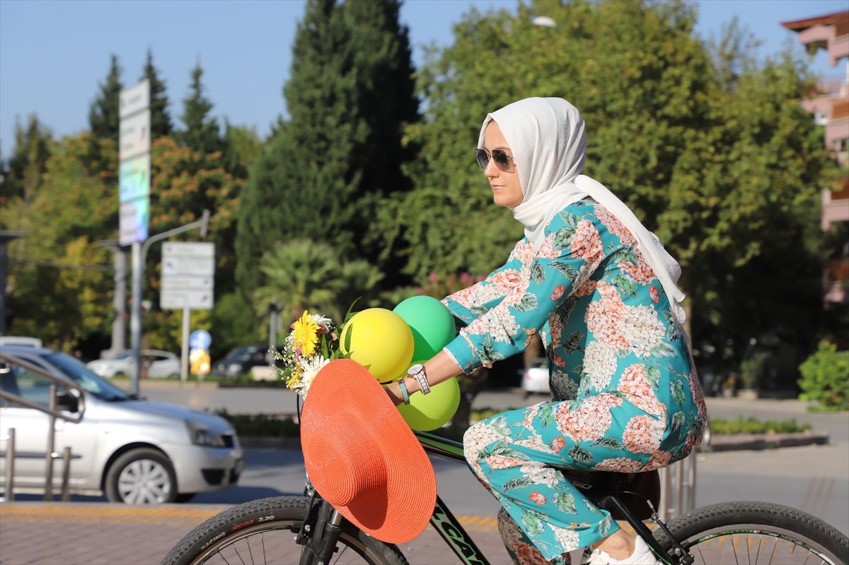 Denizli'de Süslü Kadınlar Bisiklet Turu düzenlendi