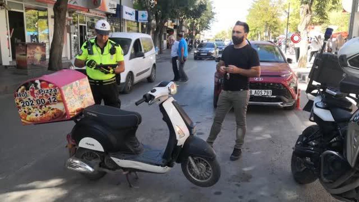 Kurallara uymayan motosiklet sürücüsüne 11 bin TL ceza