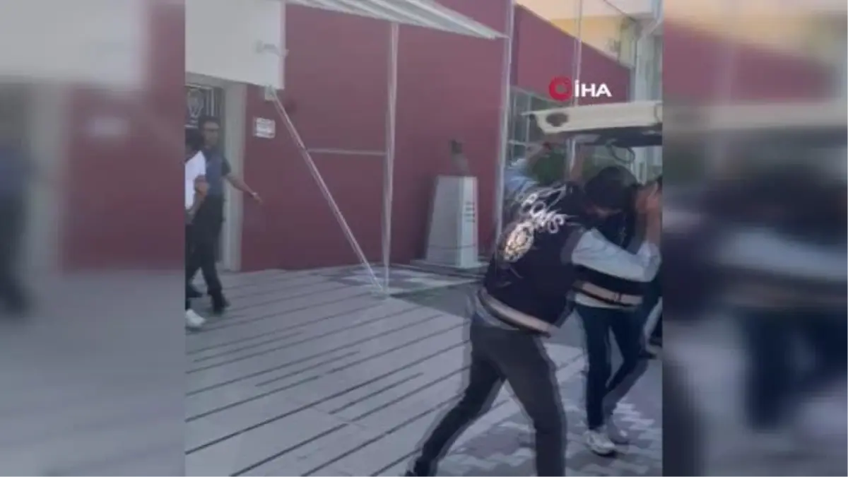 Kendilerini savcı ve polis olarak tanıtan dolandırıcılar tutuklandı