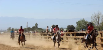 Ödemiş'te Geleneksel Rahvan At Yarışları yapıldı