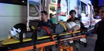 İzmit'te motosiklet ile otomobil çarpıştı: Baba ve kızı yaralandı