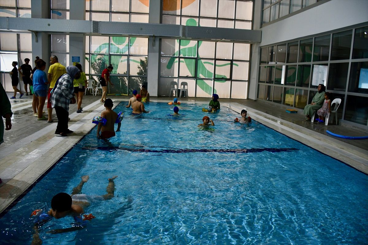 Kocaeli'de Özel Gereksinimli Çocuklara Ücretsiz Yüzme Eğitimi