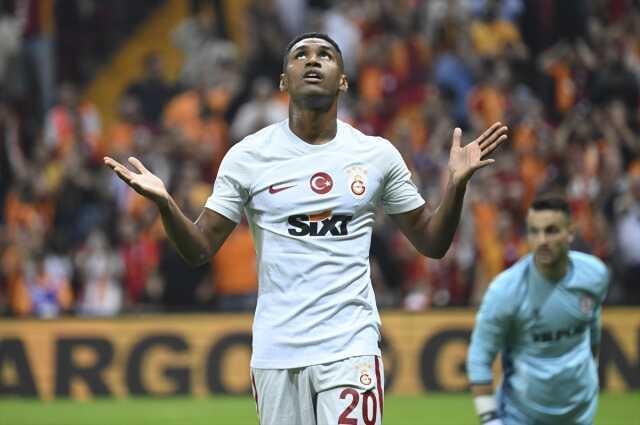 Rıdvan Dilmen'den Galatasaray'ın yıldızı için bomba kehanet: İlk 11'deki son maçıydı Rıdvan Dilmen'den Galatasaray'ın yıldızı için bomba kehanet: İlk 11'deki son maçıydı