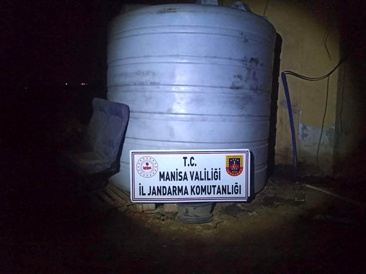 Manisa'da Kaçak Akaryakıt Operasyonu: 2 Bin 500 Litre Ele Geçirildi