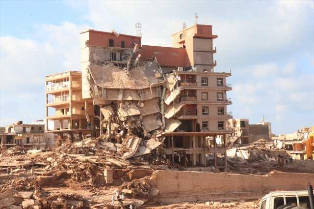 Sel sularına gömülen Libya'da '10 bin ölü sayısı' yalanlandı Sel sularına gömülen Libya'da '10 bin ölü sayısı' yalanlandı