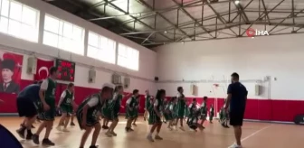 Sinan Güler ve Muratcan Güler'den Adana'daki öğrencilere basketbol kursu