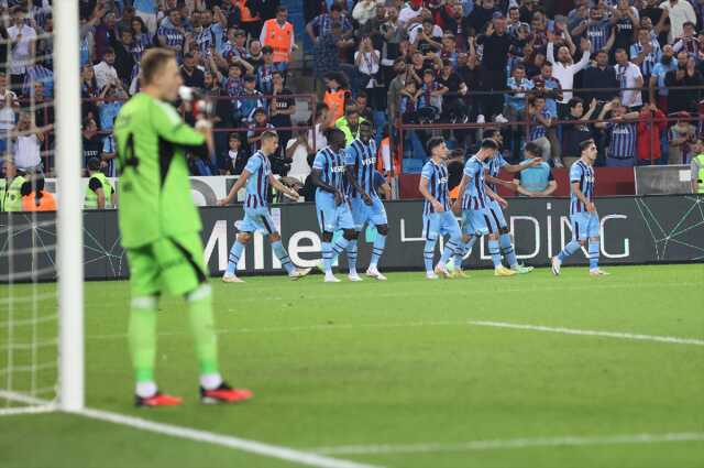 Son Dakika: Fırtına, Kara Kartal'a göz açtırmadı! Trabzonspor, Beşiktaş'ı 3 golle geçti