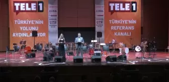 Tele1 Dayanışma Gecesi... Merdan Yanardağ'ın Mesajını Oğlu Alp Yanardağ Okudu: 'Bizleri Susturmayı Amaçlayan Kirli Kumpasın Çökmesi Kaçınılmazdır'