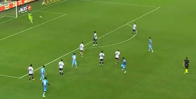 Trabzon-Beşiktaş maçında taraflı tarafsız herkesi ayağa kaldıran an! Sezonun golü kaçtı