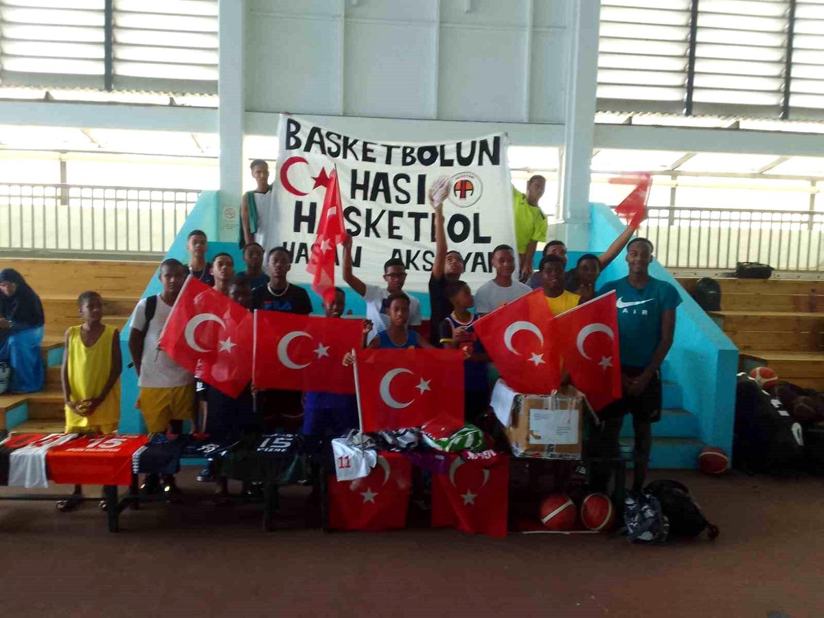 Kayseri Hasketbol, Seyşeller'deki Kardeş Kulübe Malzeme Desteği Sağladı