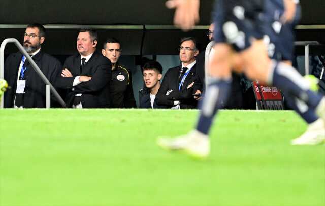 Arda Güler heyecandan yerinde duramadı! Ancelotti'nin yanına kadar gitti, neredeyse sahaya girecekti