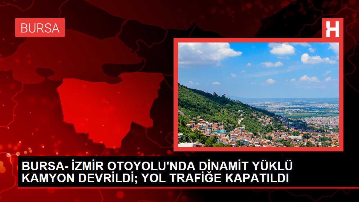 Bursa-İzmir Otoyolunda Kamyonetle Çarpışan Kamyon Devrildi