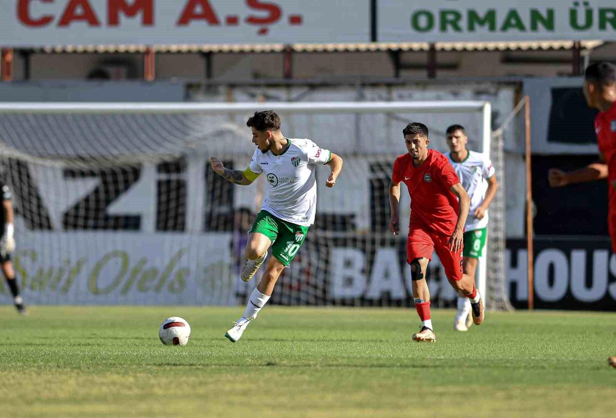 Bursaspor, 2. Lig Beyaz Grup'ta 4 puan topladı