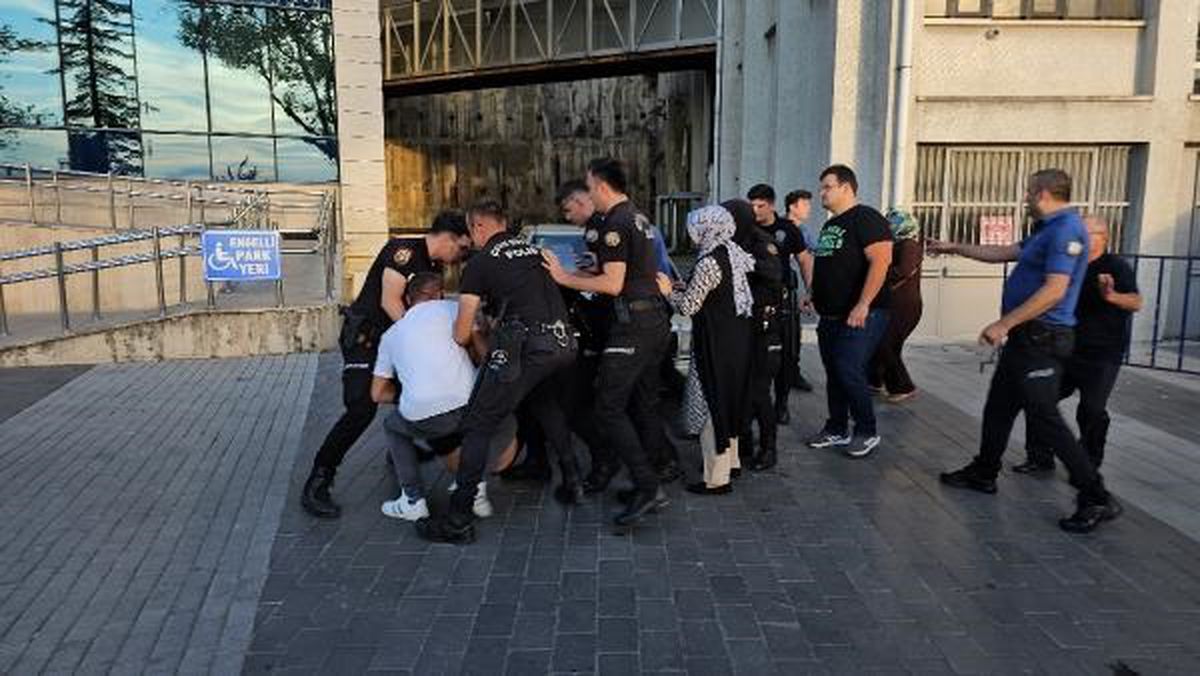 BÜŞRA'NIN HAYATINI KAYBEDİP, 18 ÖĞRENCİNİN YARALANDIĞI KAZADA SANIKLARA ALKIŞLI TEPKİ
