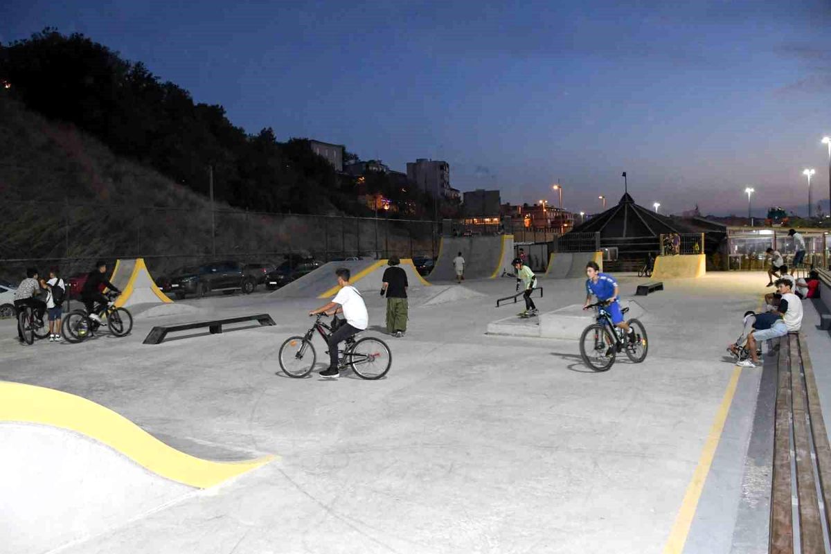 Balıkesir Büyükşehir Belediyesi, Bandırma'da Skate Park açtı