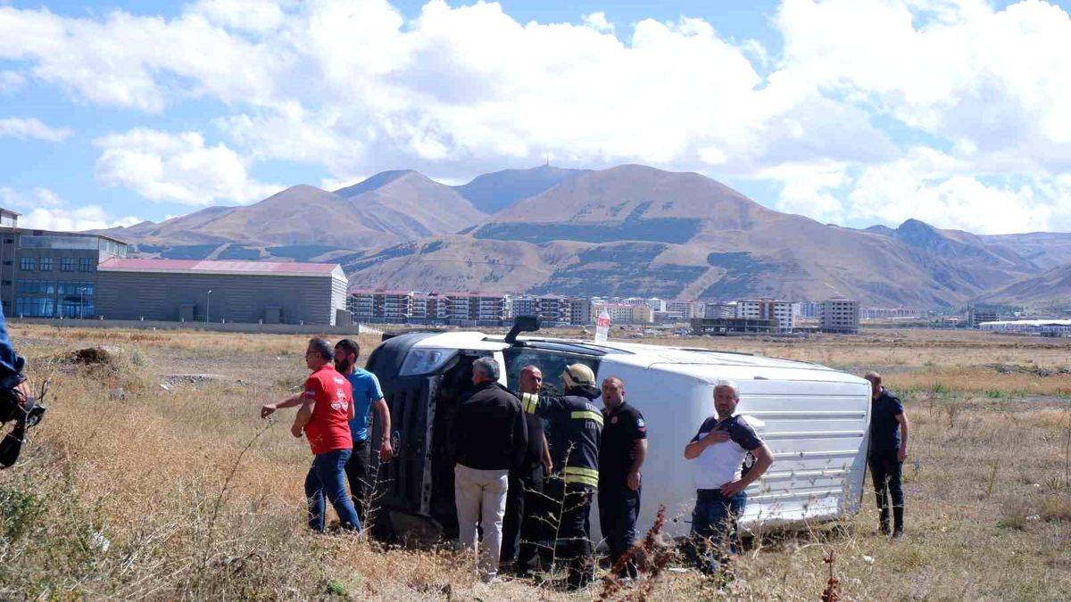 Erzurum'da Palandöken ilçesinde araç takla attı, sürücü yaralandı
