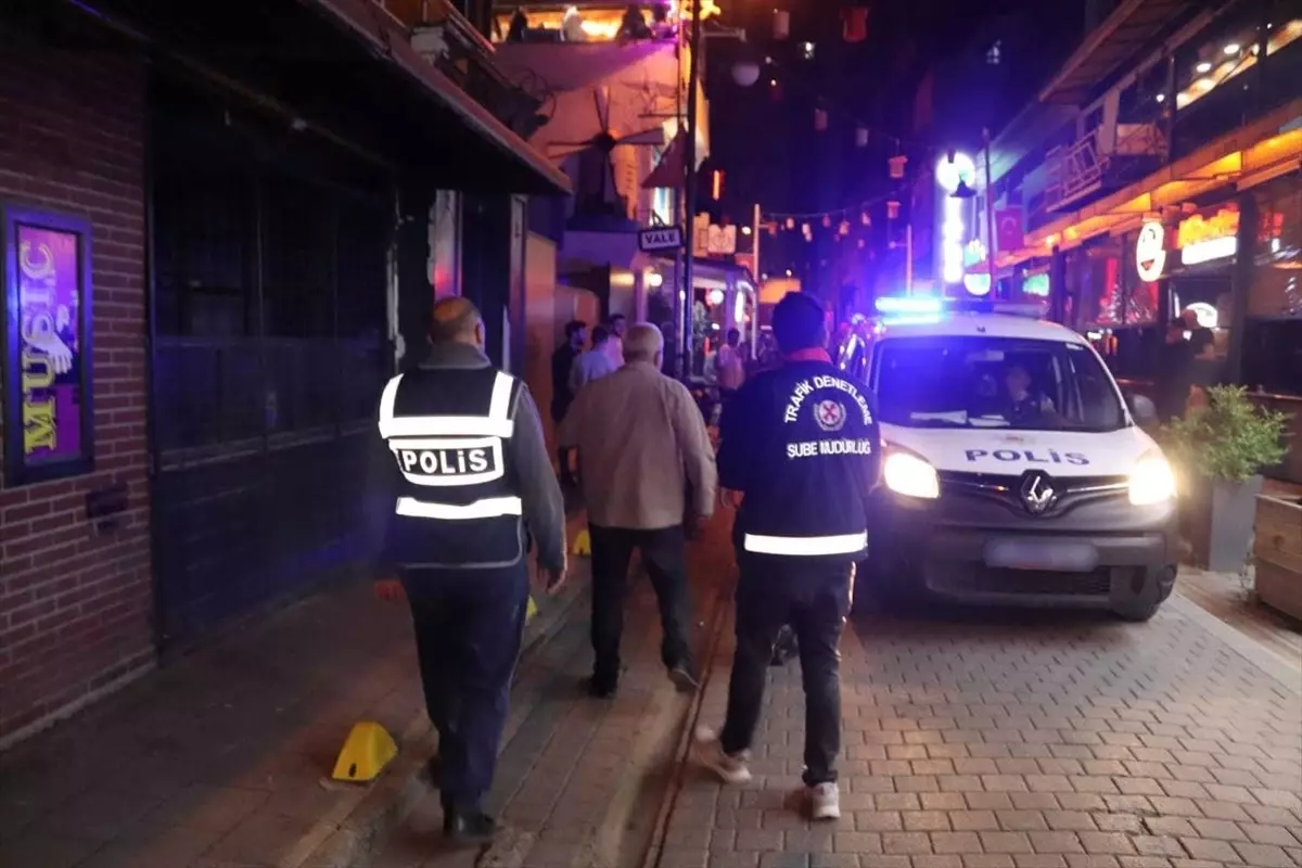 Eskişehir'de Asayiş Uygulamasında 14 Kişi Gözaltına Alındı