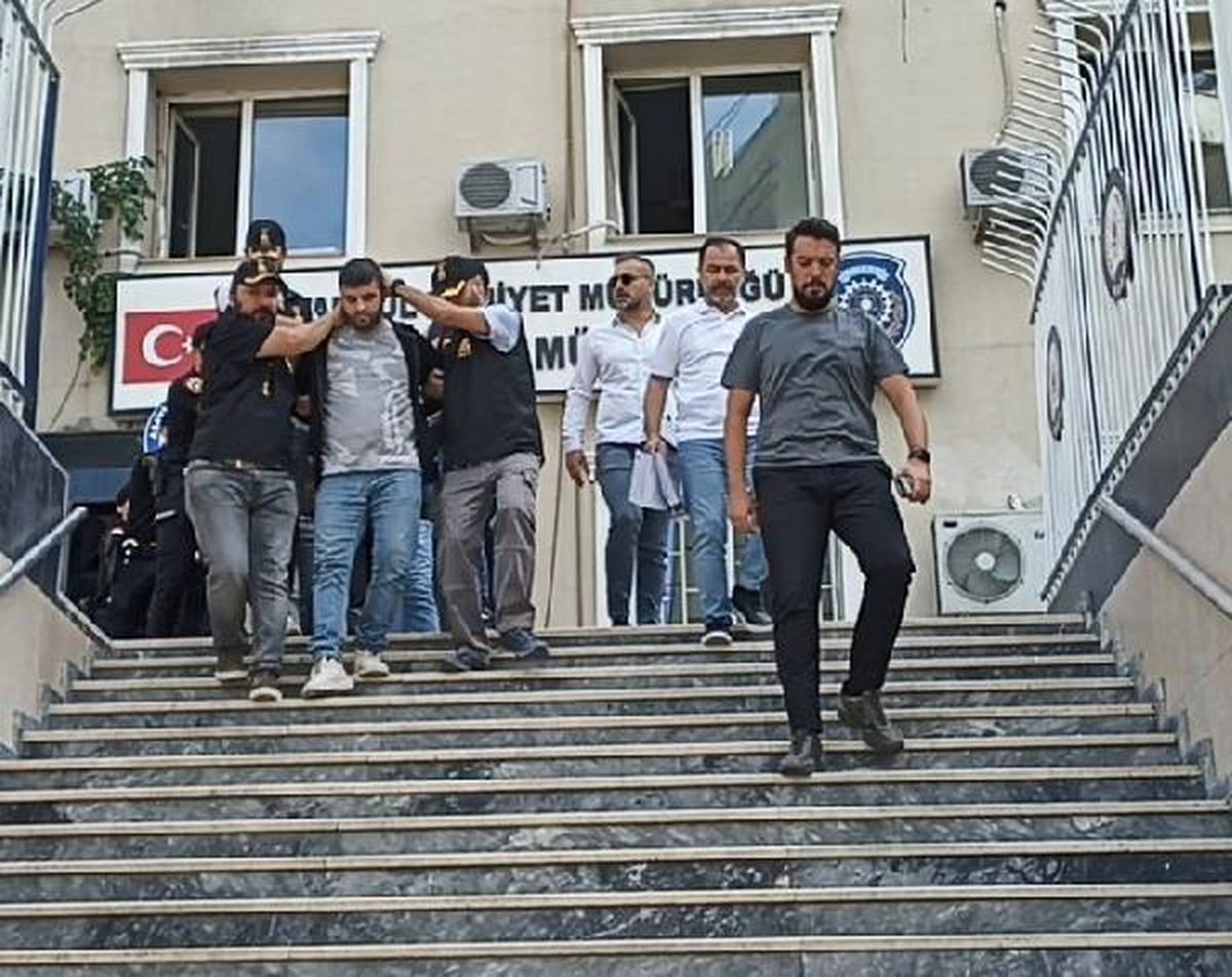 Fatih'te Ayhan Özekinci cinayetiyle ilgili 10 şüpheli gözaltına alındı