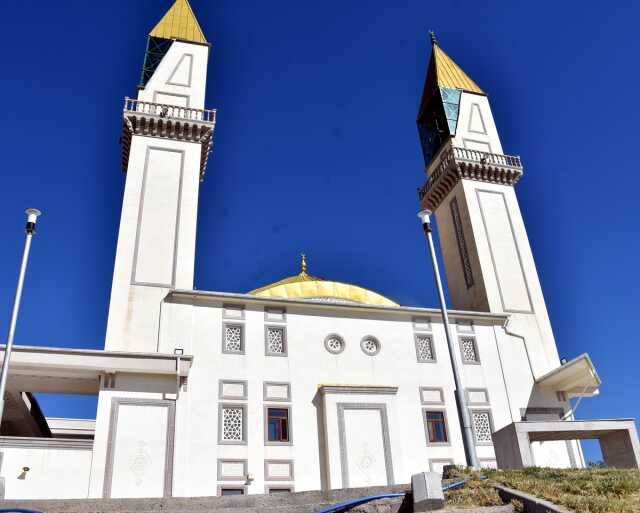 Gökyüzünden bakıldığında 'Allah' lafzı görünen cami! 8 yılda tamamlandı, 22 ekimde açılacak