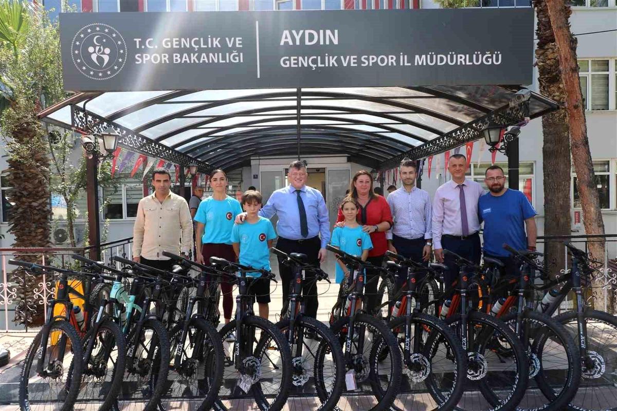Aydın Gençlik ve Spor İl Müdürlüğü Bisiklet Branşında 'Bisikletimle Dağları Aşıyorum' Projesini Başlattı