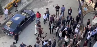 Hakkari'de terör örgütü PKK'ya yönelik operasyonları protesto eden gruba polis müdahale etti