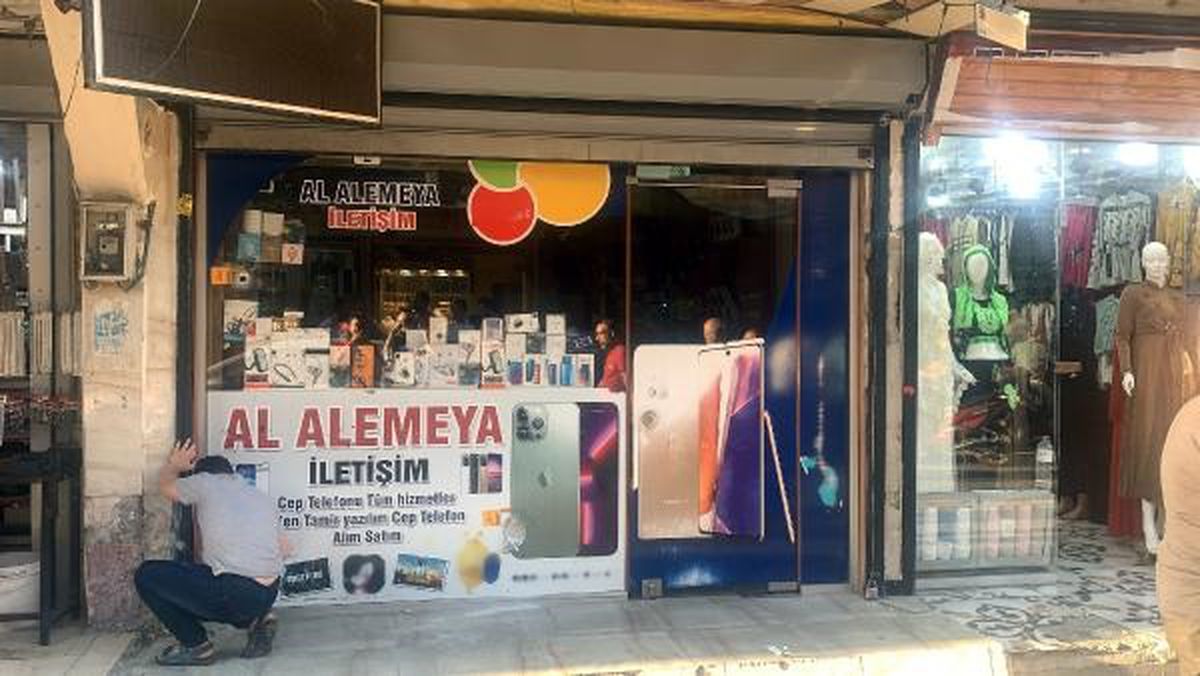Cep telefonu satıcısına haraç isteyen şüpheli tarafından öldürüldü