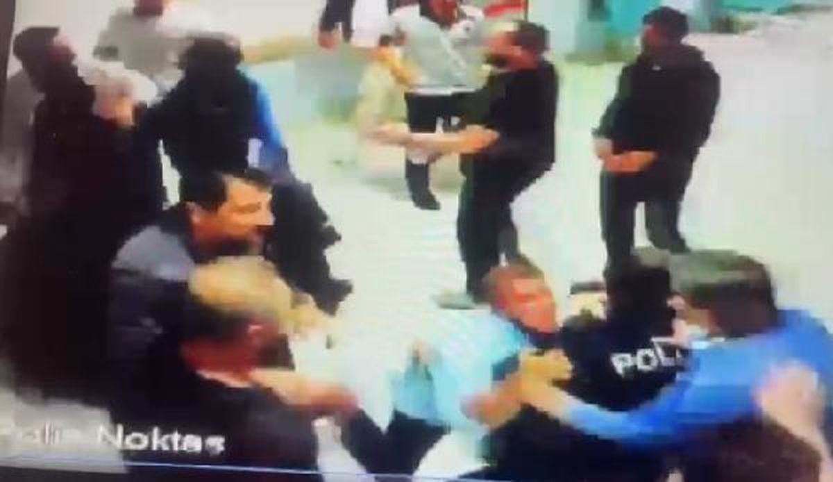 Sivas'ta Polis Memurunun Hastanede Yaşadığı Arbede Güvenlik Kamerasında