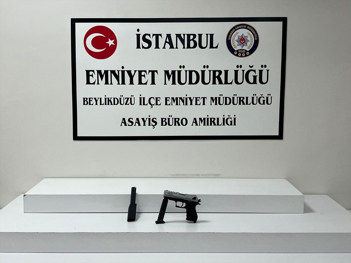 Beylikdüzü'nde Kurusıkı Tabancayla Ateş Eden Şüpheliler Gözaltına Alındı