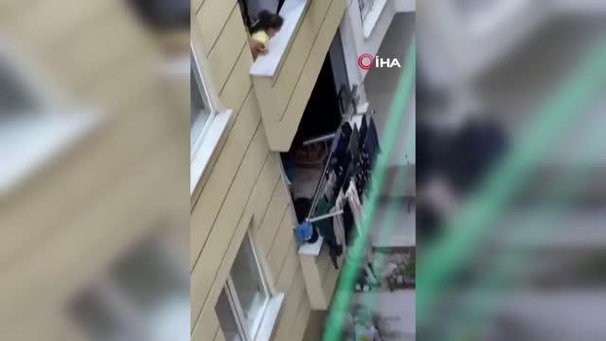Karısını bıçaklayarak öldürmüştü: Dehşet anlarının yeni görüntüleri ortaya çıktı