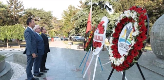 Kırklareli'nde Ahilik Haftası etkinlikleri kapsamında çelenk töreni yapıldı