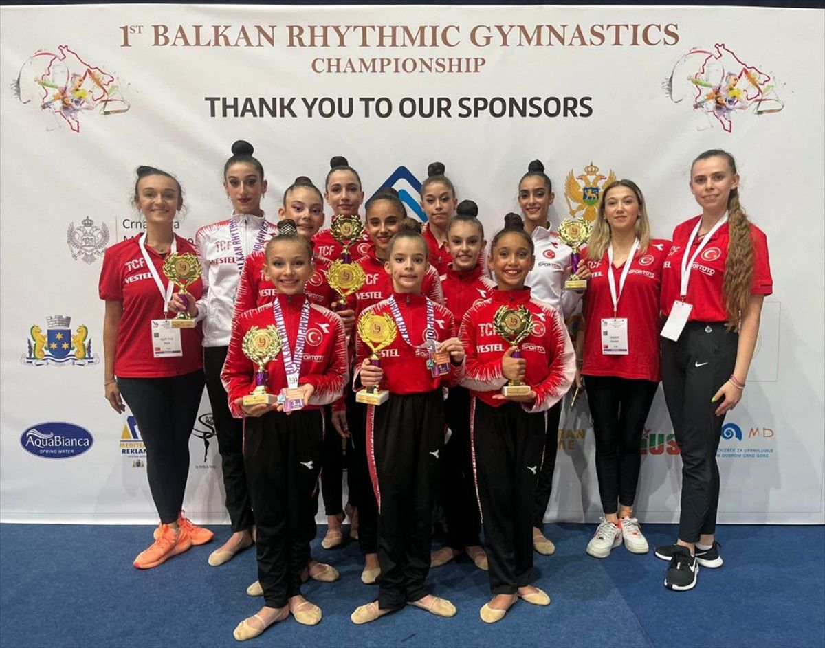 Milli sporcular Karadağ'da 18 madalya kazandı