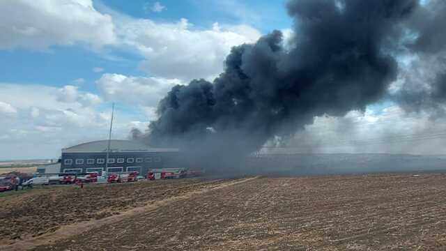 Silivri'deki Fabrika Yangınına İtfaiye ve AFAD Müdahale Ediyor