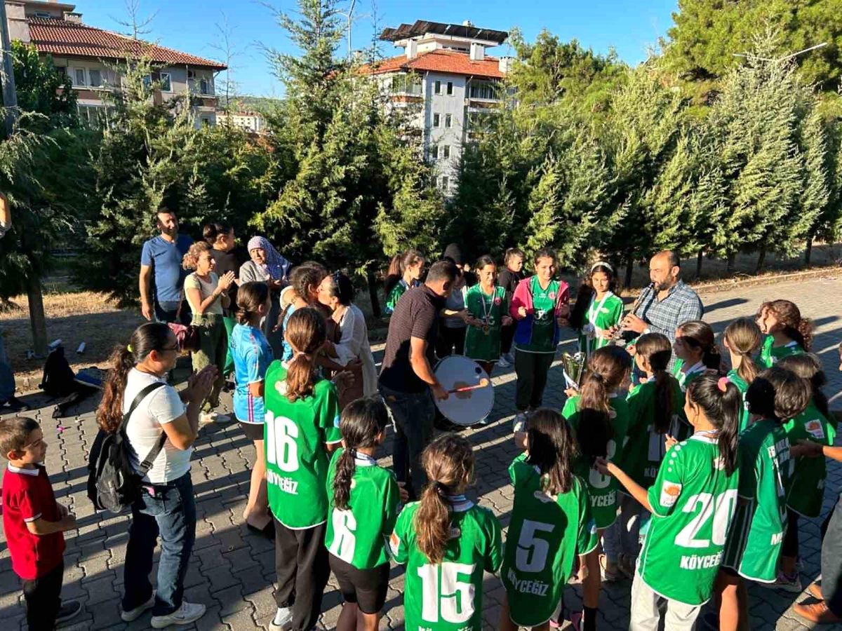 Muğla İl Karması Hokey Takımı Davul Zurna İle Karşılandı